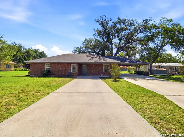 908 N Mansfield St, Pleasanton, TX 78064 - #1