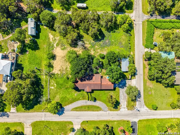 359 Lark Ln, New Braunfels, TX 78132