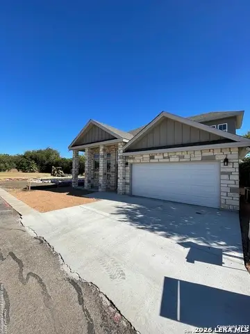 107 Sutton Pl, Uvalde, TX 78801