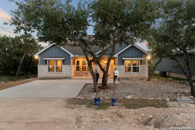 986 Paradise Dr, Canyon Lake, TX 78133 - #1