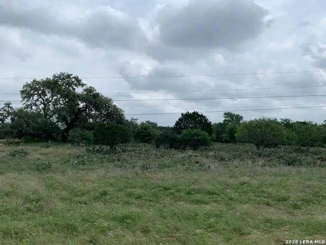 11 Stone Crst, Bandera, TX 78003 - #2
