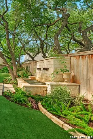 2 Chatsworth Way, San Antonio, TX 78209
