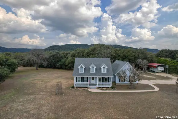 416 Cattail Rd, Leakey, TX 78873
