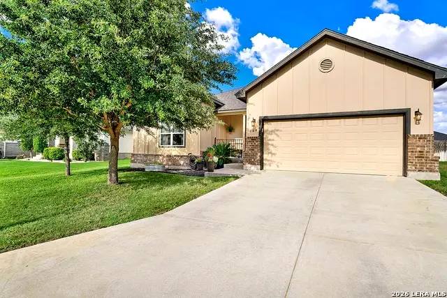 109 Grandview, Floresville, TX 78114 - #2