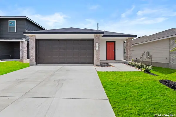 16064 Mahogany Way, Elmendorf, TX 78112