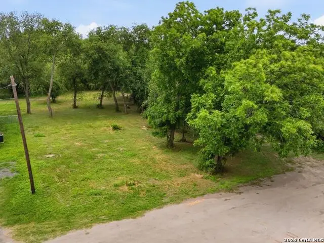 407 E Daniel Street, Uvalde, TX 78801 - #1