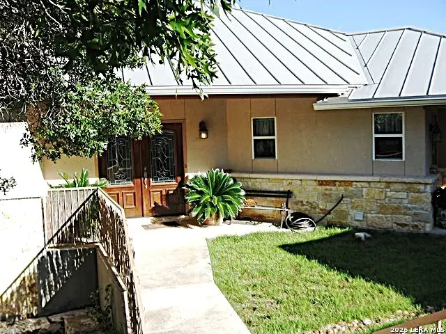 2552 Connie Dr, Canyon Lake, TX 78133 - #1
