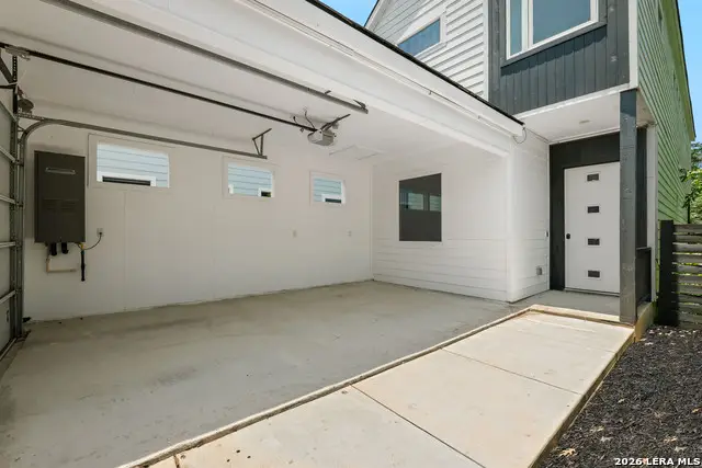1753 E Crockett St, San Antonio, TX 78202 - #2