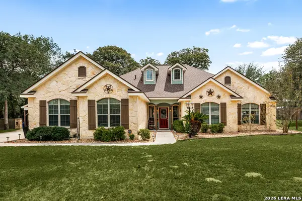 304 Forest Country Dr, La Vernia, TX 78121