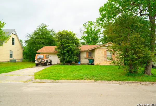 811 Stonegate Dr, Universal City, TX 78148