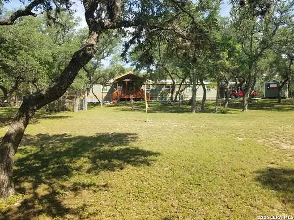 177 Laurel Ridge Dr, Lakehills, TX 78063
