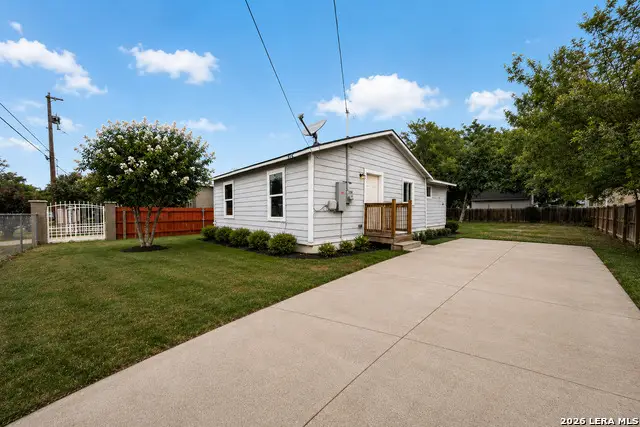 215 Prosperity Dr, San Antonio, TX 78237 - #2