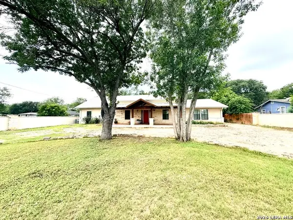 5923 Pioneer Rdg, San Antonio, TX 78245