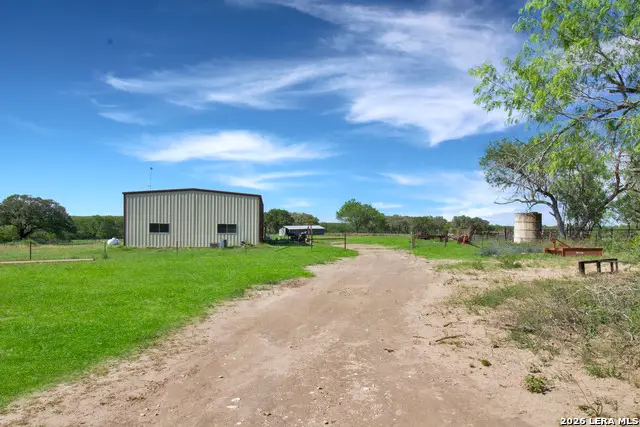 4225 Mineral Cemetery Rd, Beeville, TX 78102 - #1