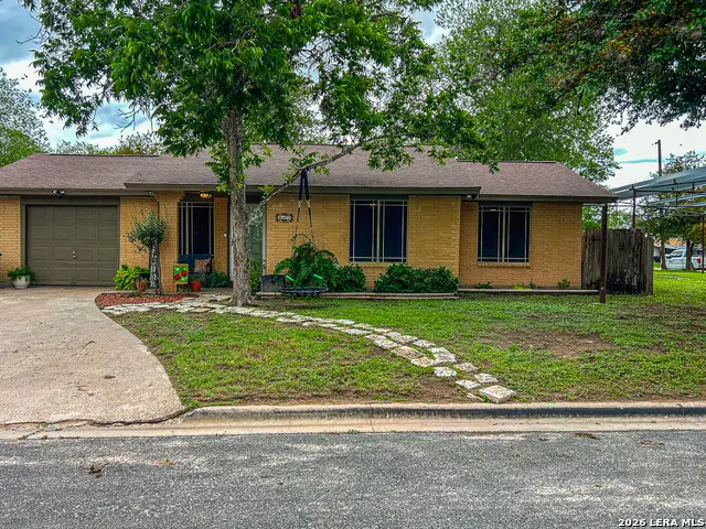 802 W Carter, Beeville, TX 78102 - #2