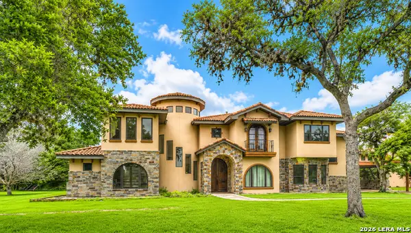 200 Skippin Stone Ln, ConCan, TX 78838