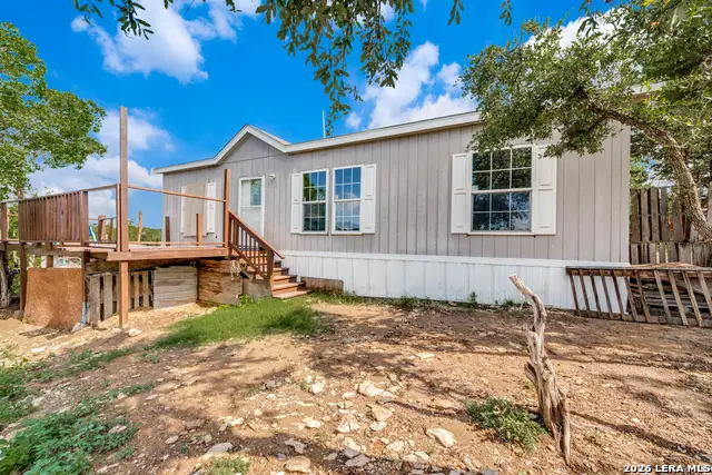 324 29th St E, Lakehills, TX 78063 - #1