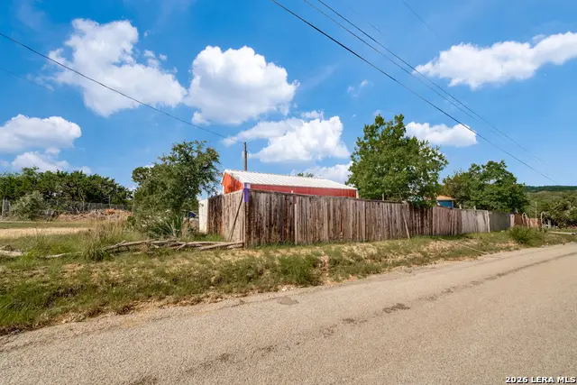 324 29th St E, Lakehills, TX 78063 - #2