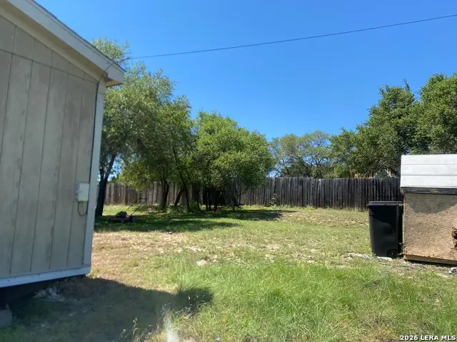 348 15th St E, Lakehills, TX 78063 - #2