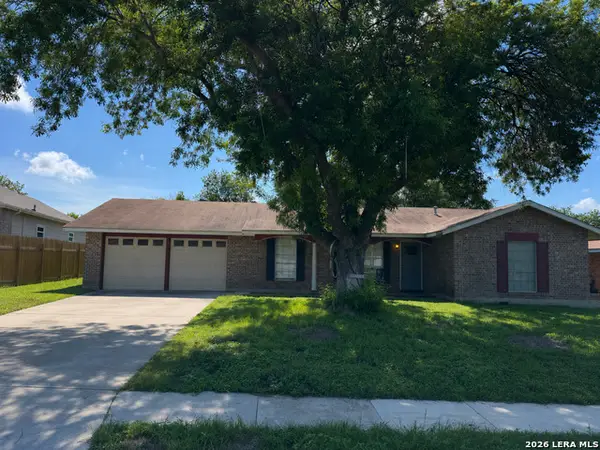 12726 El Sendero St, San Antonio, TX 78233
