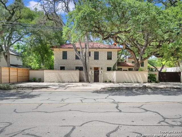 421 E Hildebrand, San Antonio, TX 78212 - #2