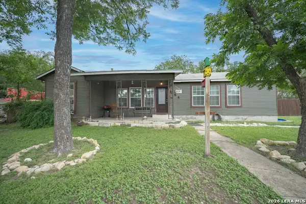 1439 W Ridgewood Ct, San Antonio, TX 78201