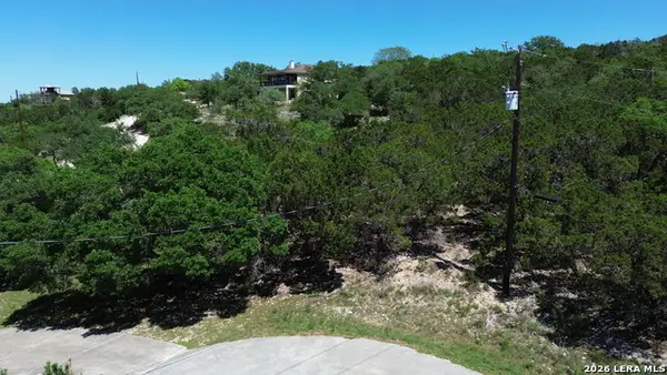 1352 Stardust Dr, Canyon Lake, TX 78133