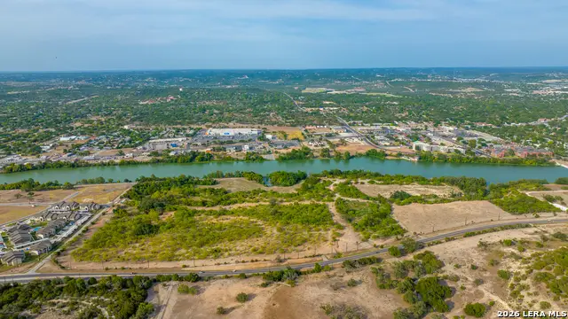900 Thompson Rd, Kerrville, TX 78028 - #2