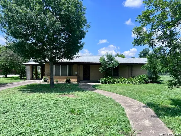 364 School Dr, Poteet, TX 78065