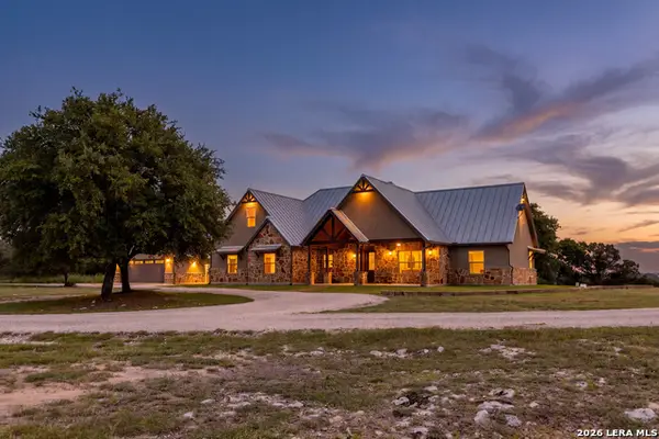 195 Kamira Drive, Kerrville, TX 78028