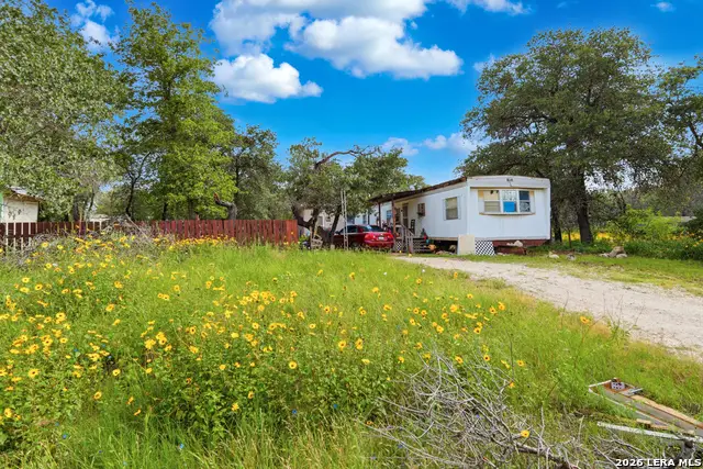 4423 Lost Hills Dr, Elmendorf, TX 78112 - #2
