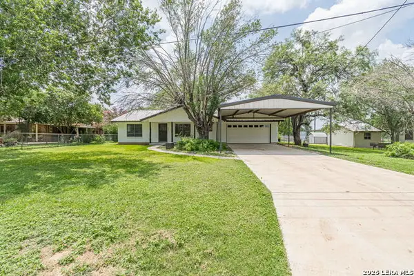 506 Magnolia, Jourdanton, TX 78026