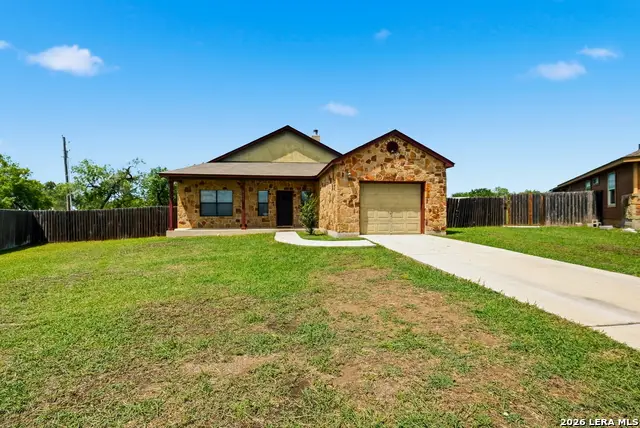 531 Indian Xing, Jourdanton, TX 78026 - #2