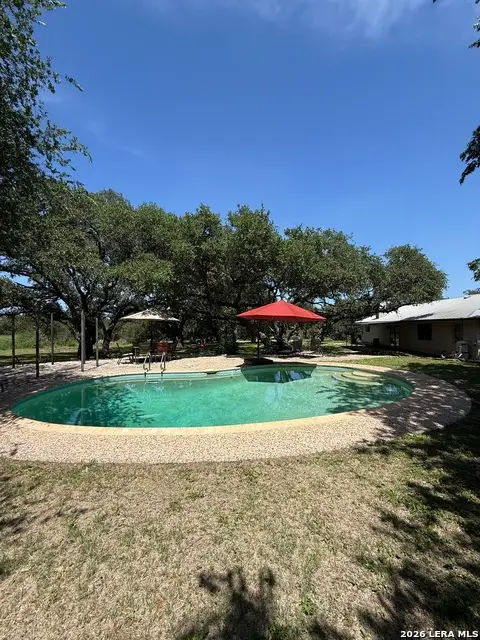 3881 Menger Dr, San Antonio, TX 78259
