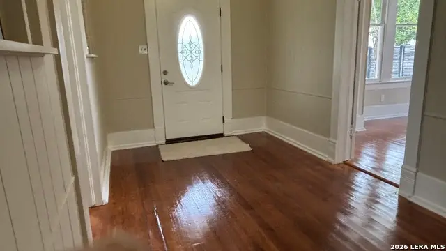 227 E College St, Seguin, TX 78155 - #3