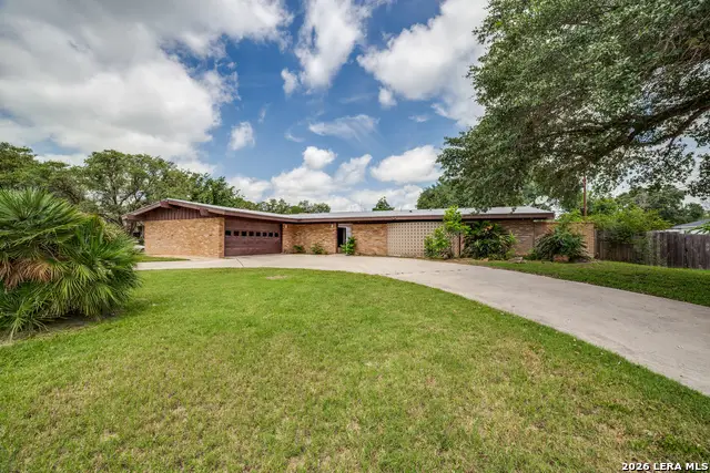 206 Jay Drive, Devine, TX 78016 - #1
