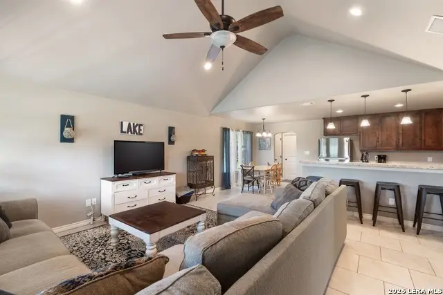 1033 Eagle Flight Dr, Canyon Lake, TX 78133 - #3