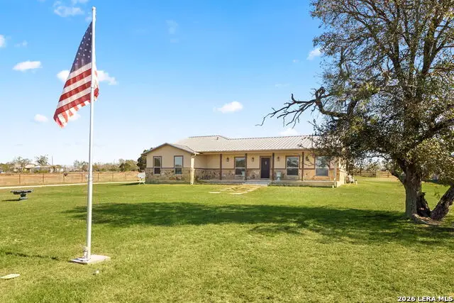 381 Schneider Rd, Seguin, TX 78155 - #1
