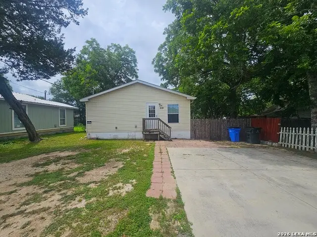 219 Lopez, Seguin, TX 78155 - #2