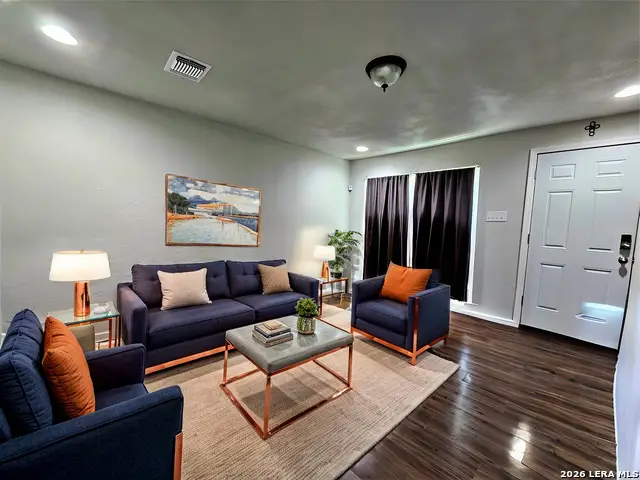 415 N Erskine, Seguin, TX 78155 - #2