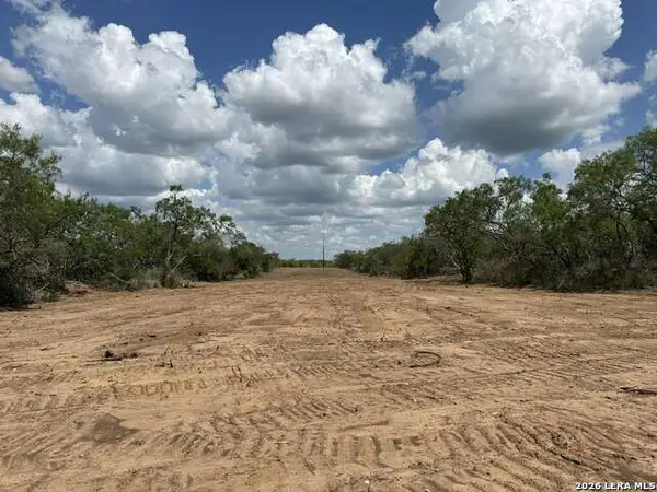 533 County Road 477, Stockdale, TX 78160