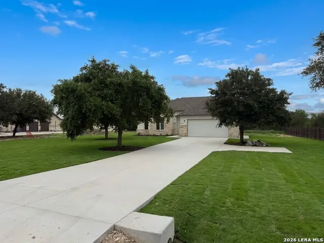 165 E Short Meadow Dr, Lytle, TX 78052 - #2