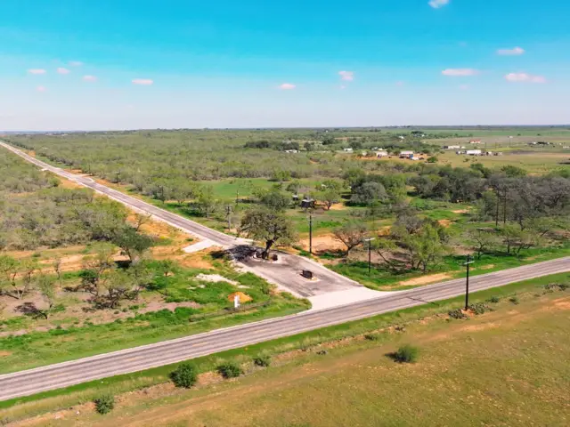 113 Cr 2644, Moore, TX 78057 - #2