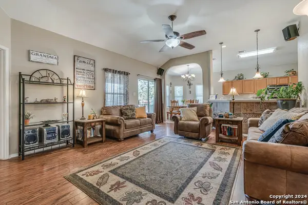 1642 Sunblossom Cir, New Braunfels, TX 78130