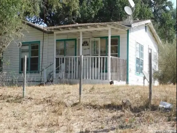 210 Colwell Street, Pleasanton, TX 78064