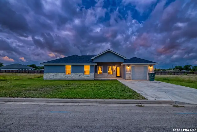 412 Guajillo, Uvalde, TX 78801 - #2