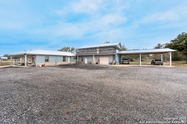 472 County Road 6723, Natalia, TX 78059
