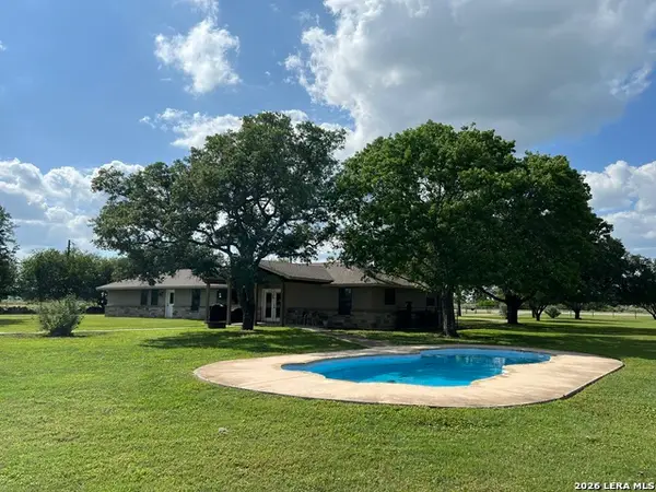 1797 W Us Highway 90 East, Hondo, TX 78861