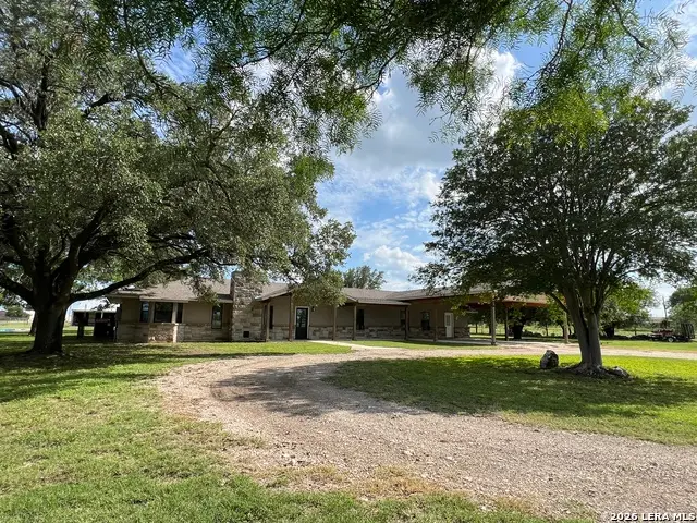 1797 W Us Highway 90 East, Hondo, TX 78861 - #3