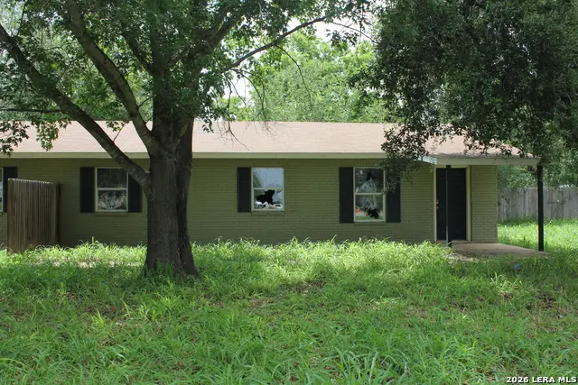 723 W Brazos St, Pearsall, TX 78061 - #2